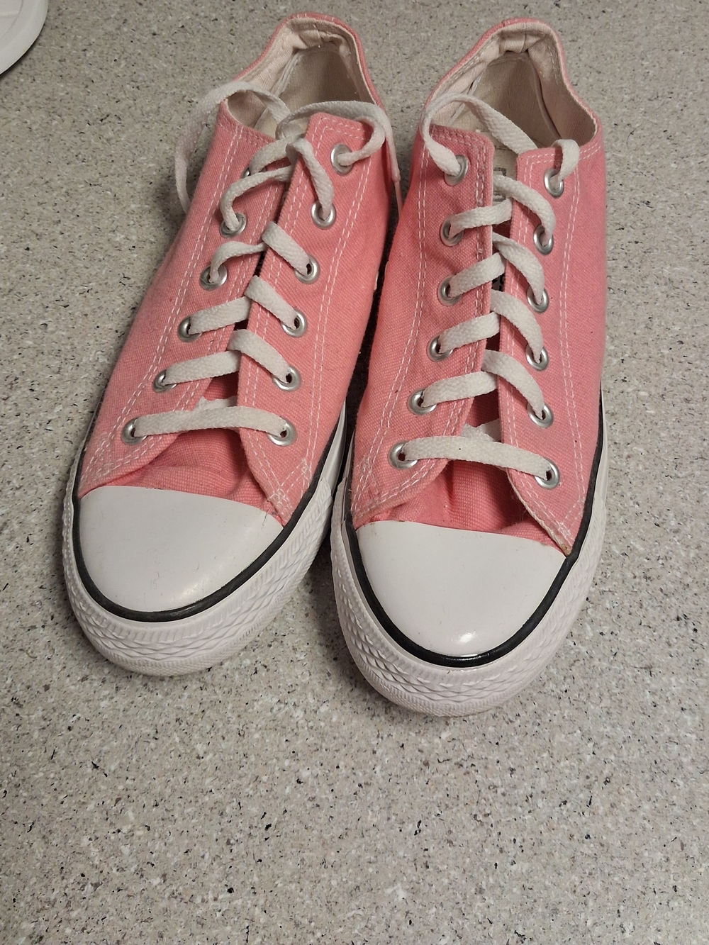 Classic Converse Low-Top Canvas Sneakers - Pink